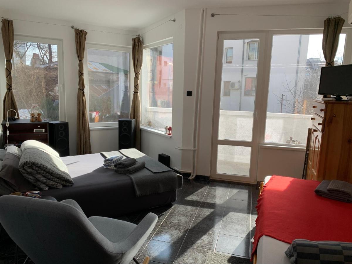 Modern Flat Near Downtown Plovdiv Apartment Exterior photo